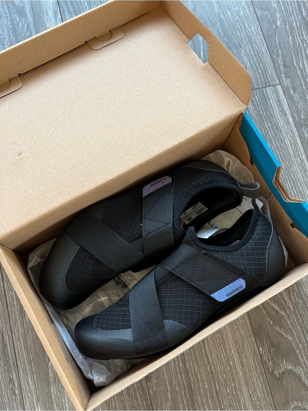 Shimano IC100 Women Black Athletic Cycling Shoes with Subtle Blue Accents